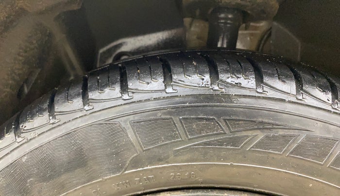 2016 Ford Ecosport TITANIUM 1.5L PETROL, Petrol, Manual, 1,17,021 km, Left Front Tyre Tread