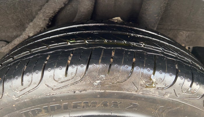 2015 Honda Brio S MT, Petrol, Manual, 99,422 km, Left Rear Tyre Tread