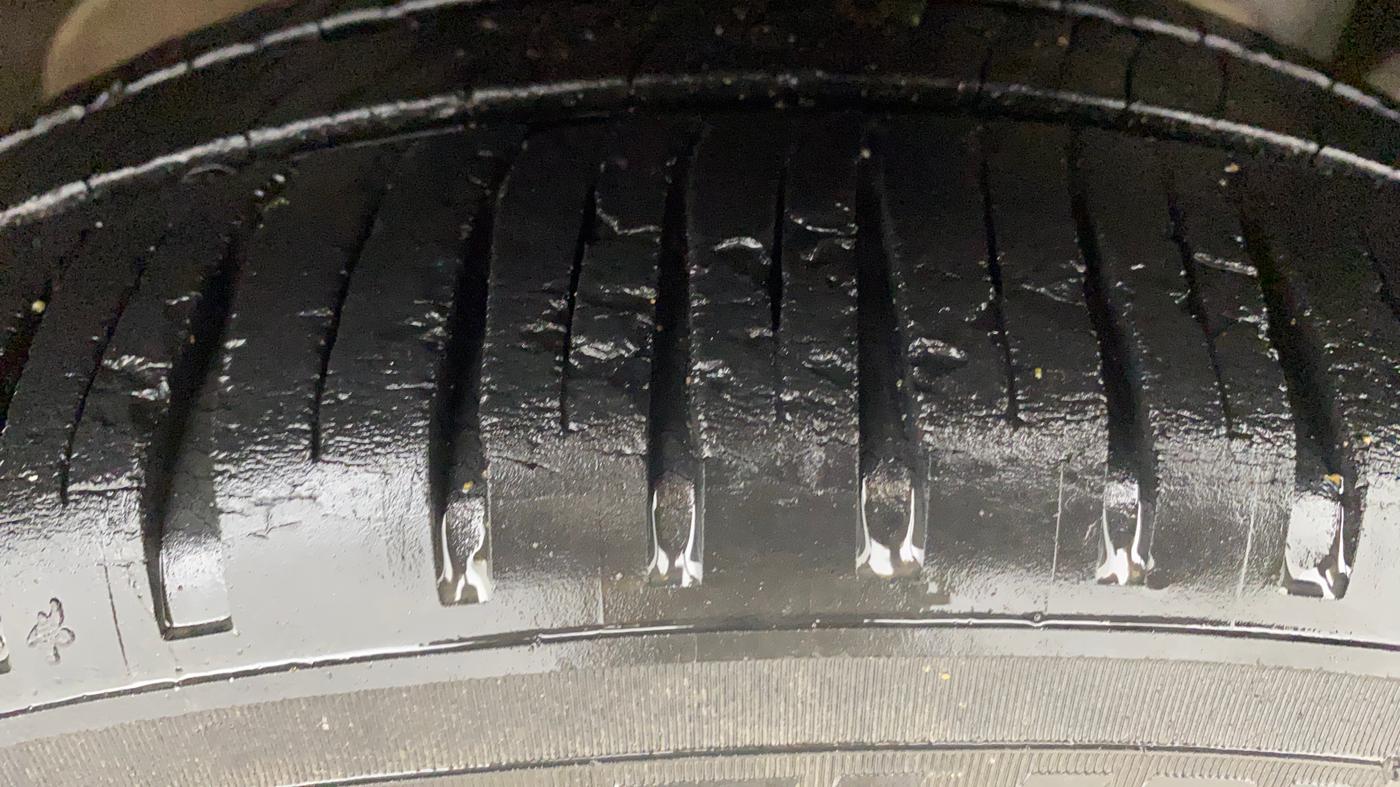 2018 Ford Figo Aspire TITANIUM 1.2 PETROL, Petrol, Manual, 17,973 km, Right Front Tyre Tread
