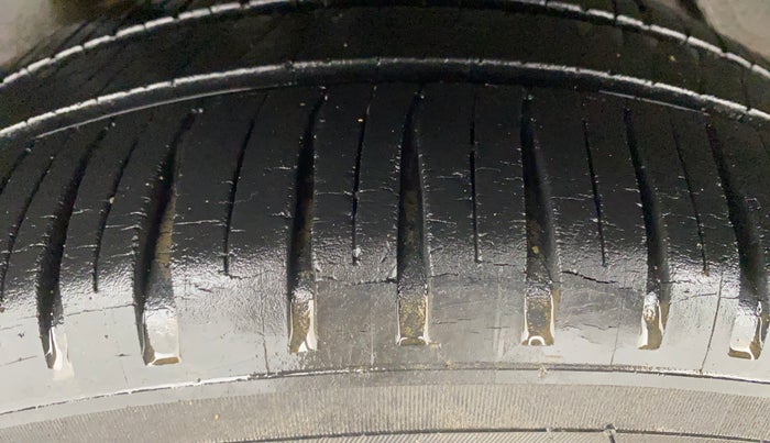 2018 Ford Figo Aspire TITANIUM 1.2 PETROL, Petrol, Manual, 17,973 km, Right Rear Tyre Tread