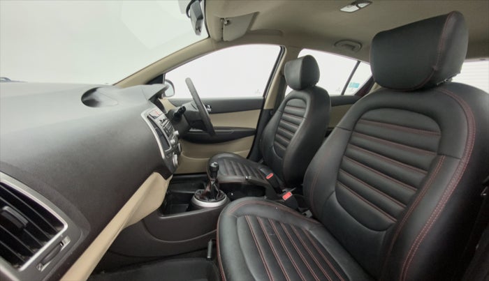 2013 Hyundai i20 MAGNA (O) 1.2, Petrol, Manual, 44,251 km, Right Side Front Door Cabin