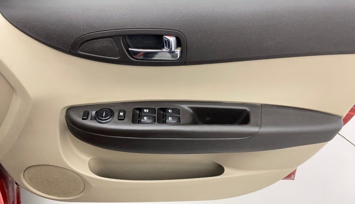 2013 Hyundai i20 MAGNA (O) 1.2, Petrol, Manual, 44,251 km, Driver Side Door Panels Control