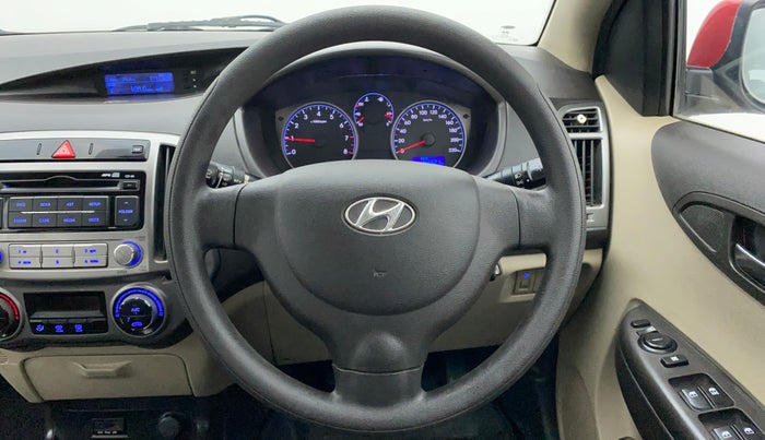 2013 Hyundai i20 MAGNA (O) 1.2, Petrol, Manual, 44,251 km, Steering Wheel Close Up