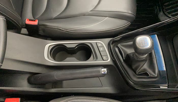 2019 MG HECTOR SHARP HYBRID 1.5 PETROL, Petrol, Manual, 37,940 km, Gear Lever