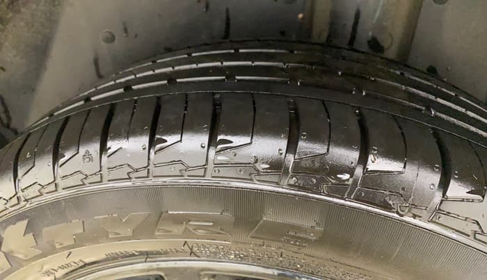 2019 MG HECTOR SHARP HYBRID 1.5 PETROL, Petrol, Manual, 37,940 km, Left Rear Tyre Tread