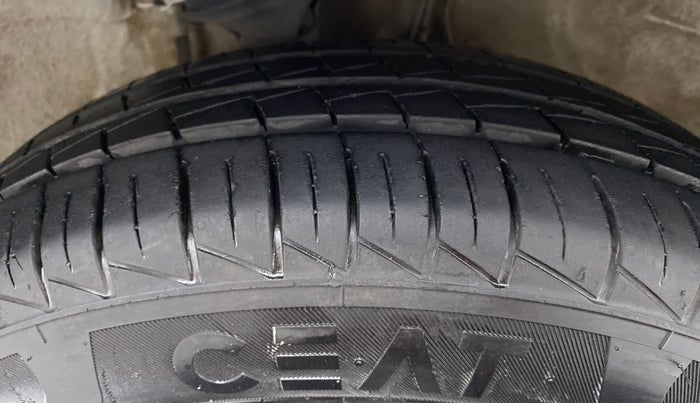 2021 Maruti Alto LXI, Petrol, Manual, 9,923 km, Right Front Tyre Tread