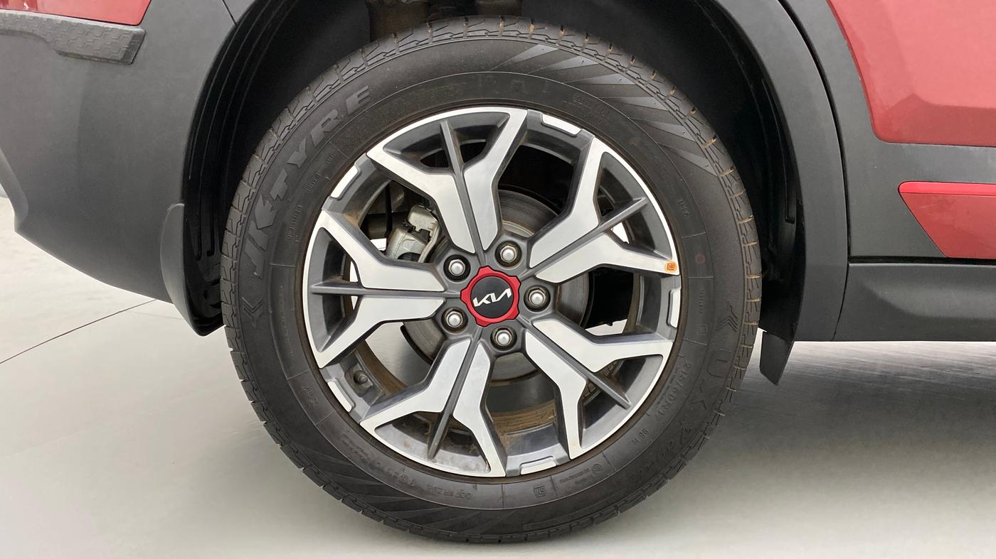 2022 KIA SELTOS GTX PLUS 1.4G DCT DUAL TONE, Petrol, Automatic, 1,200 km, Right Rear Wheel