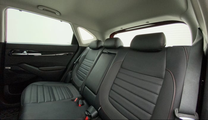 2022 KIA SELTOS GTX PLUS 1.4G DCT DUAL TONE, Petrol, Automatic, 1,200 km, Right Side Rear Door Cabin