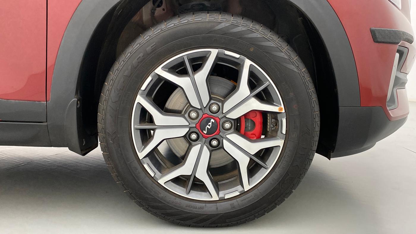 2022 KIA SELTOS GTX PLUS 1.4G DCT DUAL TONE, Petrol, Automatic, 1,200 km, Right Front Wheel