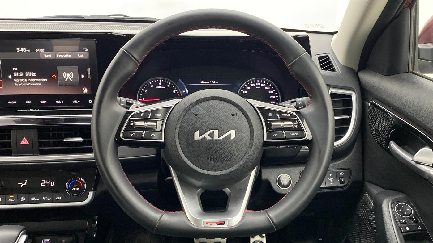 2022 KIA SELTOS GTX PLUS 1.4G DCT DUAL TONE, Petrol, Automatic, 1,200 km, Steering Wheel Close Up