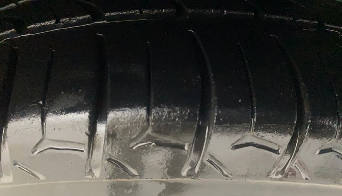 2018 Honda Amaze 1.2L I-VTEC V CVT, Petrol, Automatic, 1,14,082 km, Right Front Tyre Tread