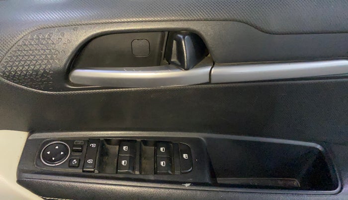 2021 KIA SONET HTX PLUS 1.5, Diesel, Manual, 97,057 km, Driver Side Door Panels Control