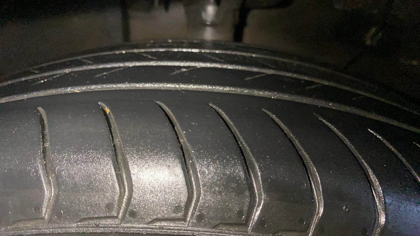 2021 KIA SONET HTX PLUS 1.5, Diesel, Manual, 97,057 km, Left Front Tyre Tread