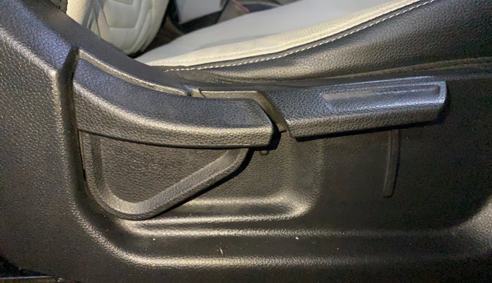 2021 KIA SONET HTX PLUS 1.5, Diesel, Manual, 97,057 km, Driver Side Adjustment Panel