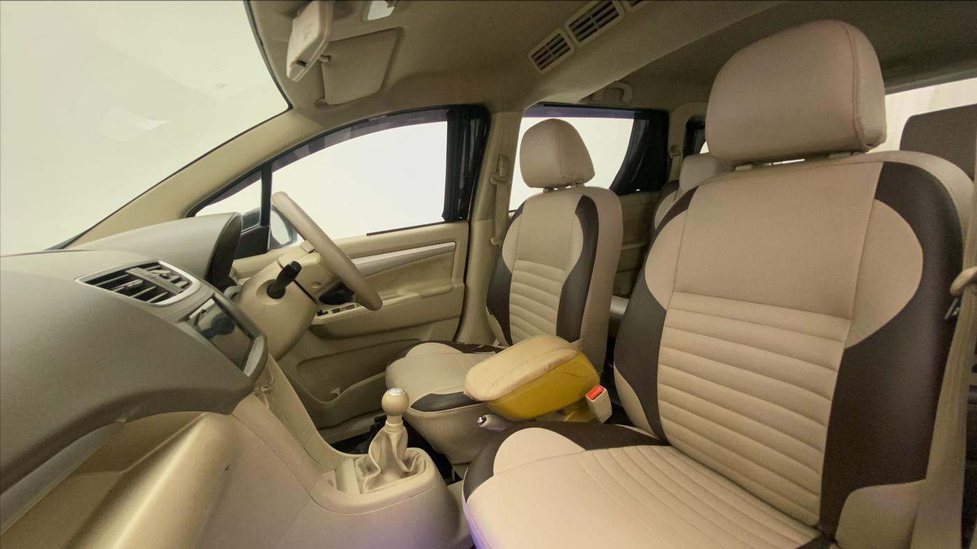 2017 Maruti Ertiga ZDI + SHVS, Diesel, Manual, 94,570 km, Right Side Front Door Cabin