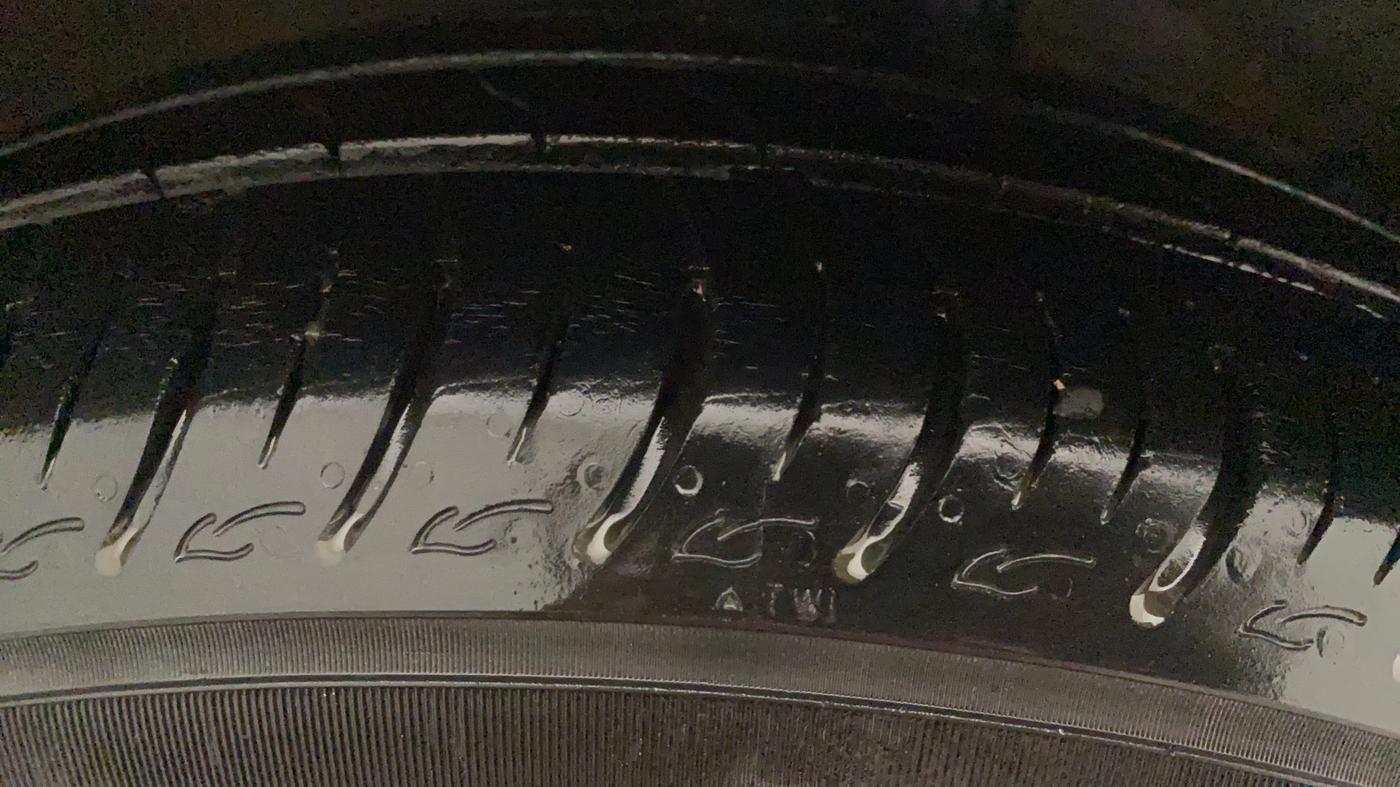 2017 Maruti Ertiga ZDI + SHVS, Diesel, Manual, 94,570 km, Right Rear Tyre Tread