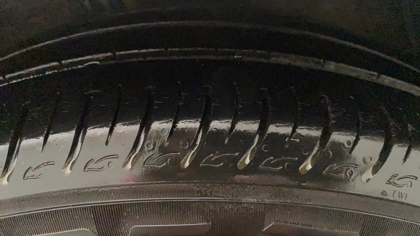 2017 Maruti Ertiga ZDI + SHVS, Diesel, Manual, 94,570 km, Left Front Tyre Tread