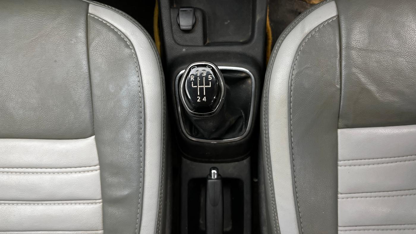2018 Renault Kwid RXT 0.8 (O), Petrol, Manual, 55,230 km, Gear Lever