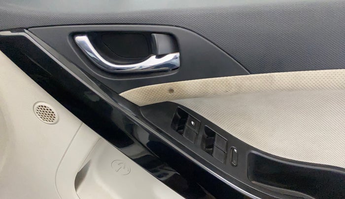 2021 Tata NEXON XZ PLUS DIESEL SUNROOF, Diesel, Manual, 1,02,270 km, Driver Side Door Panels Control