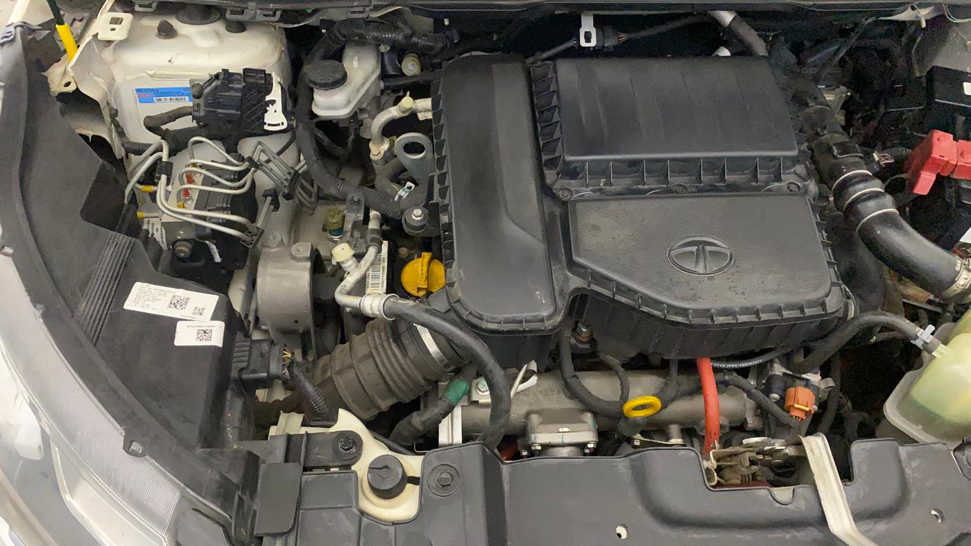 2021 Tata NEXON XZ PLUS DIESEL SUNROOF, Diesel, Manual, 1,02,332 km, Engine View - Right