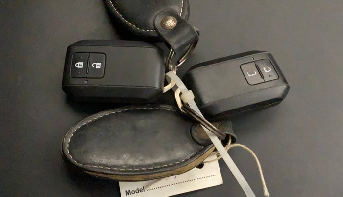 2021 Toyota Glanza G, Petrol, Manual, 35,587 km, Key Close Up