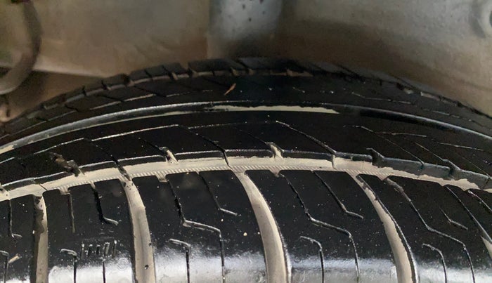 2014 Maruti Celerio VXI, CNG, Manual, 73,886 km, Right Rear Tyre Tread