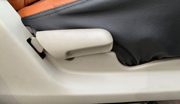 2014 Maruti Celerio VXI, CNG, Manual, 73,886 km, Driver Side Adjustment Panel