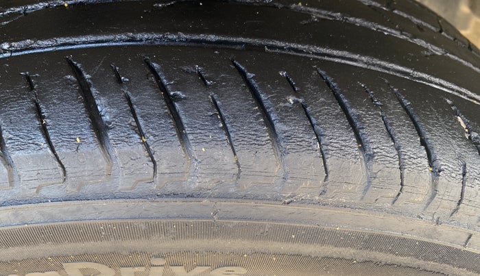 2023 Nissan MAGNITE XE, Petrol, Manual, 26,910 km, Right Front Tyre Tread