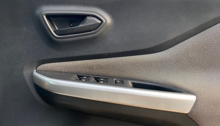 2023 Nissan MAGNITE XE, Petrol, Manual, 26,910 km, Driver Side Door Panels Control