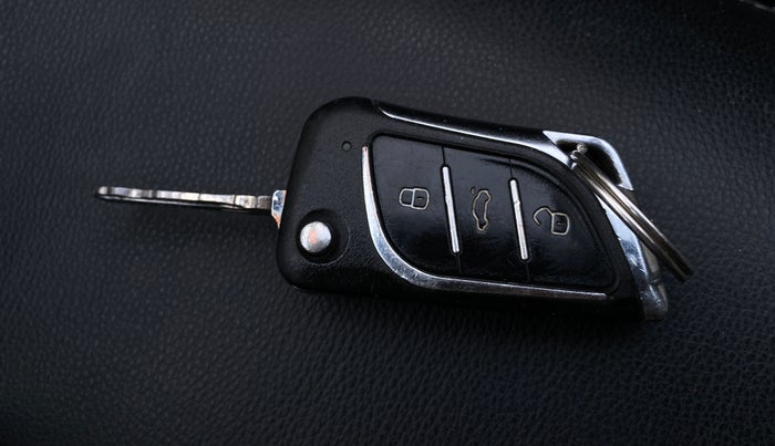 2023 Nissan MAGNITE XE, Petrol, Manual, 26,910 km, Key Close Up