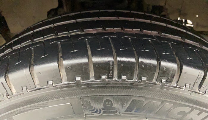 2011 Mahindra Xylo E8 ABS BS IV, Diesel, Manual, 71,459 km, Left Front Tyre Tread