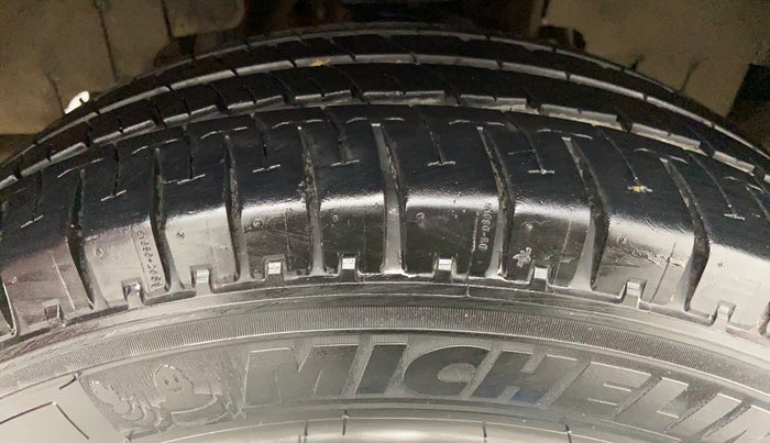 2011 Mahindra Xylo E8 ABS BS IV, Diesel, Manual, 71,459 km, Right Front Tyre Tread
