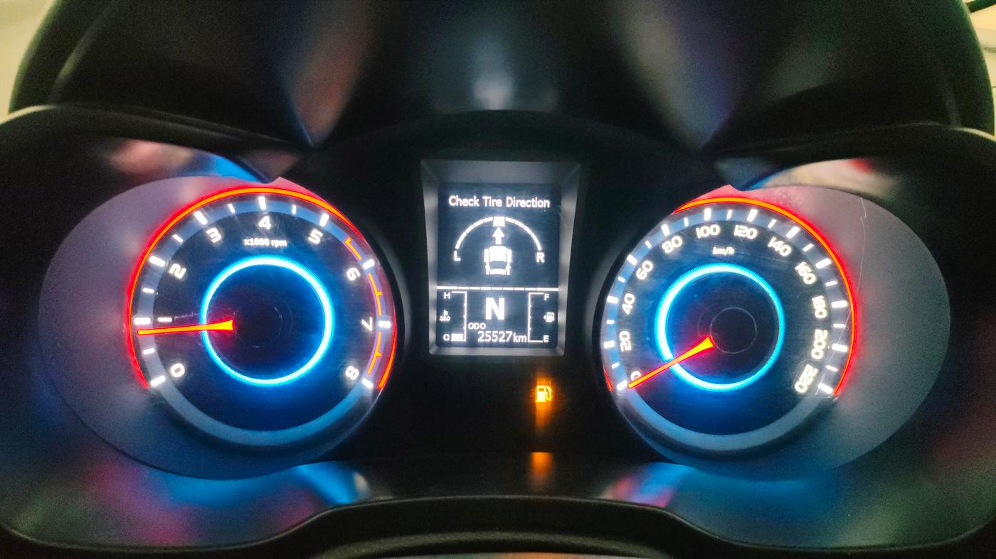 2022 Mahindra XUV300 W8 (O) 1.2 PETROL, Petrol, Manual, 25,527 km, Odometer Image