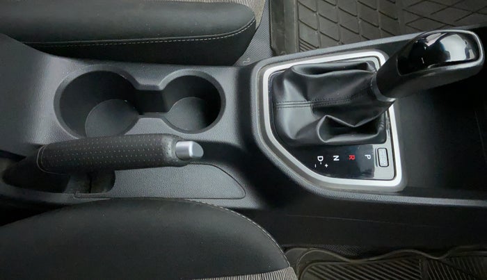 2017 Hyundai Creta 1.6 CRDI SX PLUS AUTO, Diesel, Automatic, 39,574 km, Gear Lever