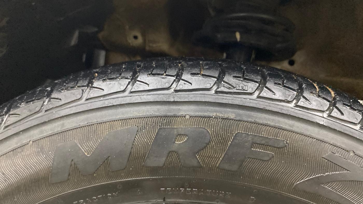 2013 Maruti Swift Dzire ZXI, Petrol, Manual, 74,304 km, Left Front Tyre Tread