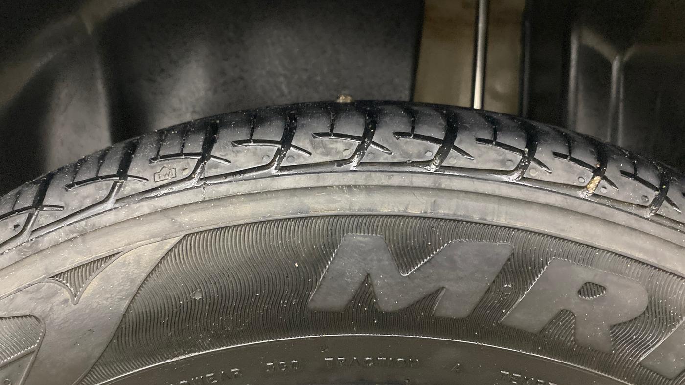 2013 Maruti Swift Dzire ZXI, Petrol, Manual, 74,304 km, Left Rear Tyre Tread