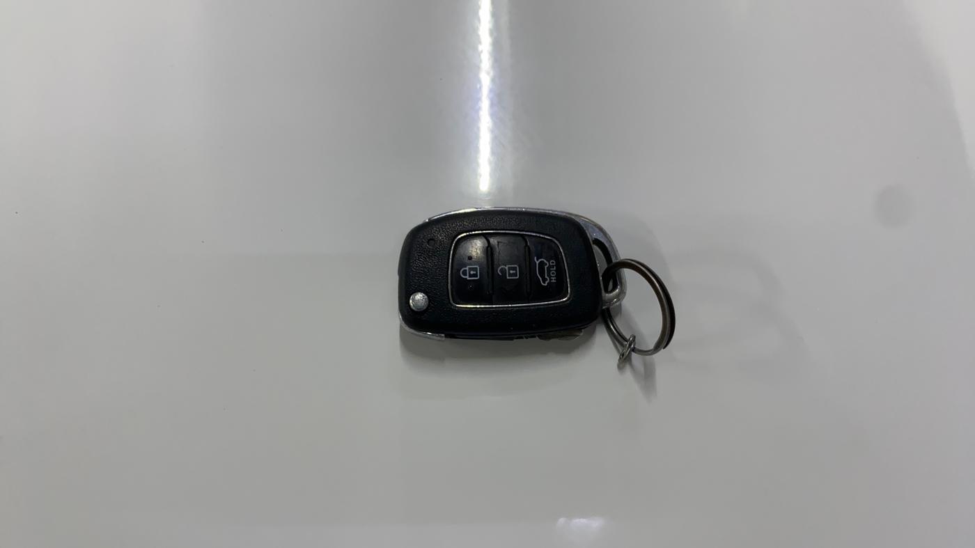 2017 Hyundai Elite i20 ASTA 1.2 DUAL TONE, Petrol, Manual, 79,123 km, Key Close Up