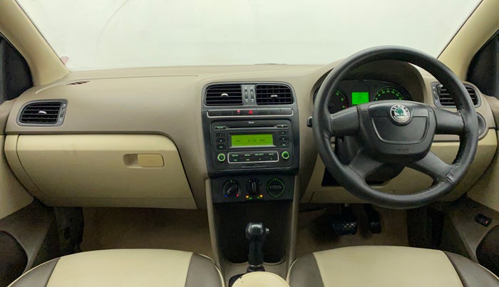 2012 Skoda Rapid 1.6 MPI AT AMBITION PLUS, Petrol, Automatic, 61,347 km, Dashboard