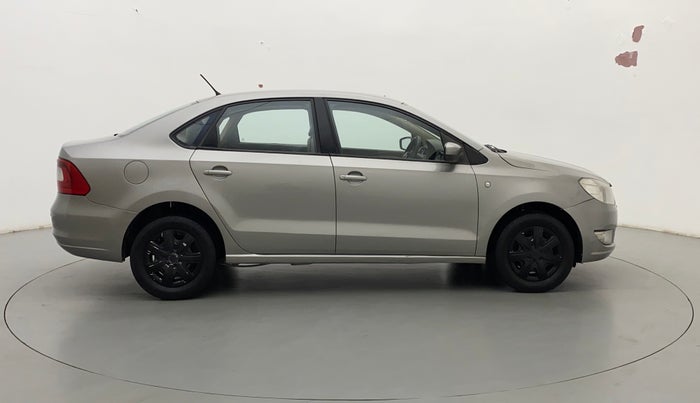 2012 Skoda Rapid 1.6 MPI AT AMBITION PLUS, Petrol, Automatic, 61,347 km, Right Side