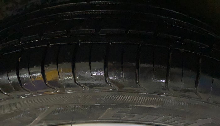 2015 Hyundai Elite i20 SPORTZ 1.2, Petrol, Manual, 20,004 km, Left Front Tyre Tread