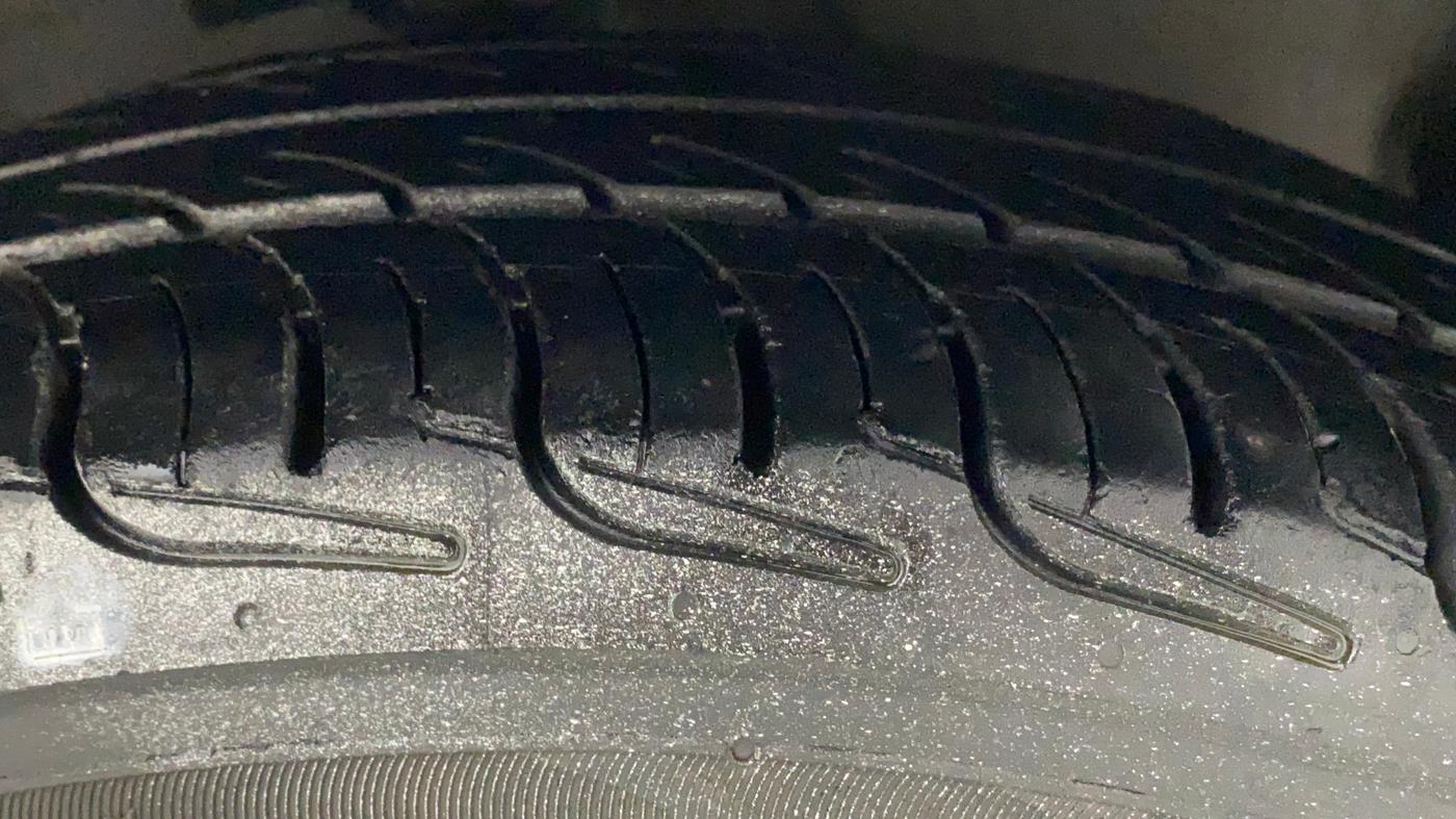 2012 Hyundai i10 MAGNA 1.2, Petrol, Manual, 54,346 km, Right Front Tyre Tread