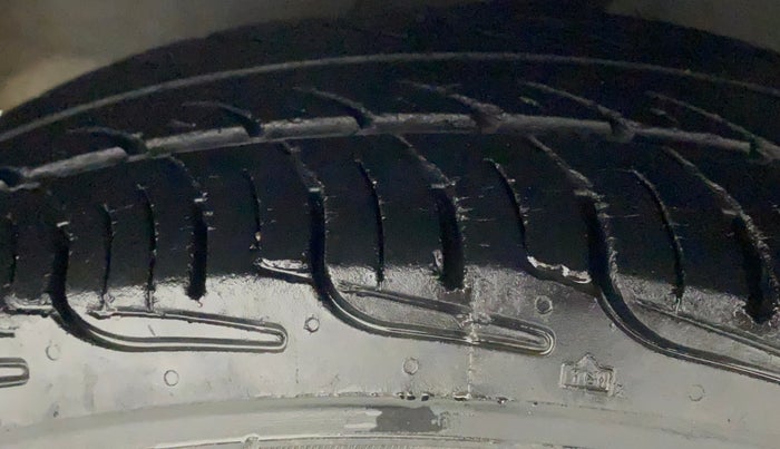 2012 Hyundai i10 MAGNA 1.2, Petrol, Manual, 54,346 km, Left Front Tyre Tread