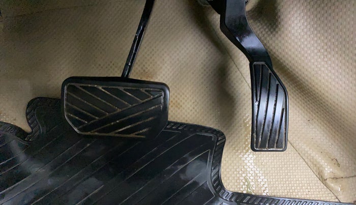 2016 Maruti Ertiga VXI AT, Petrol, Automatic, 95,559 km, Pedals