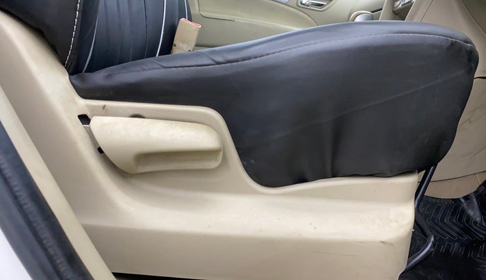 2016 Maruti Ertiga VXI AT, Petrol, Automatic, 95,559 km, Driver Side Adjustment Panel