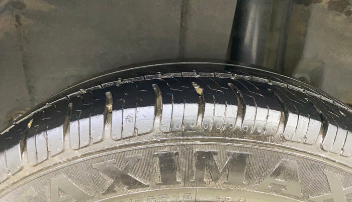2016 Maruti Ertiga VXI AT, Petrol, Automatic, 95,559 km, Left Rear Tyre Tread