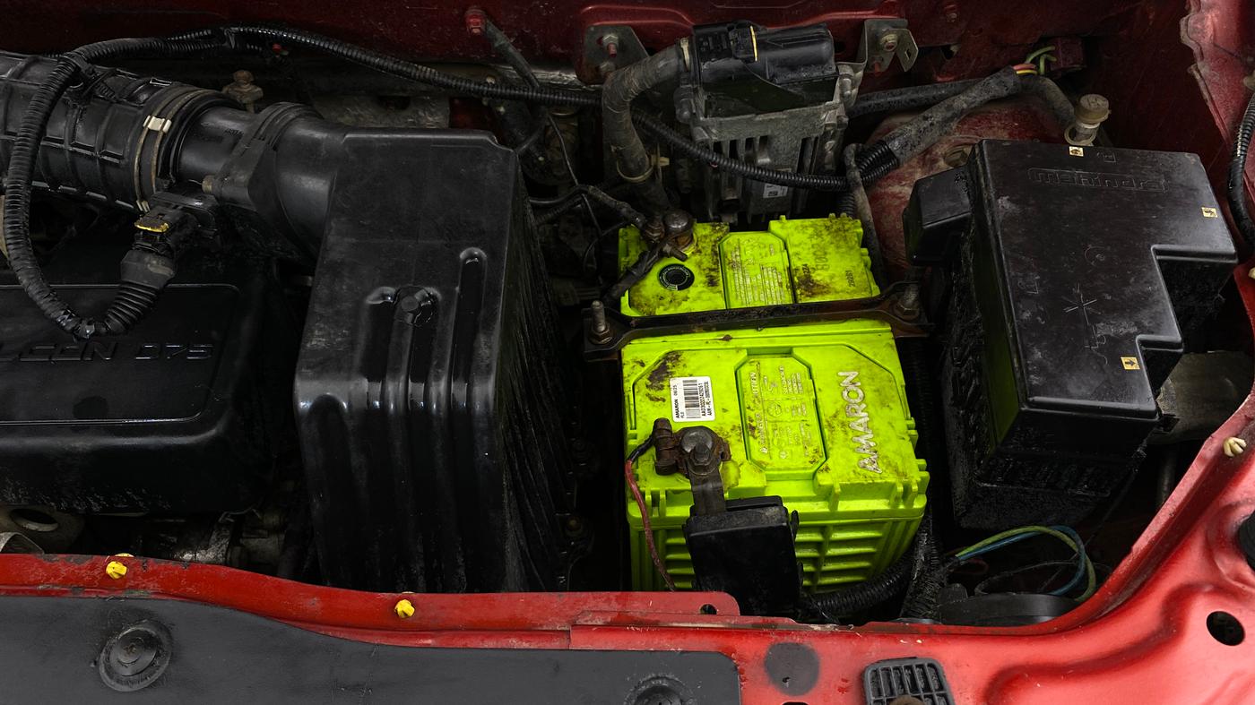 2016 Mahindra Kuv100 K8 D 6 STR, Diesel, Manual, 1,29,650 km, Engine View - Left