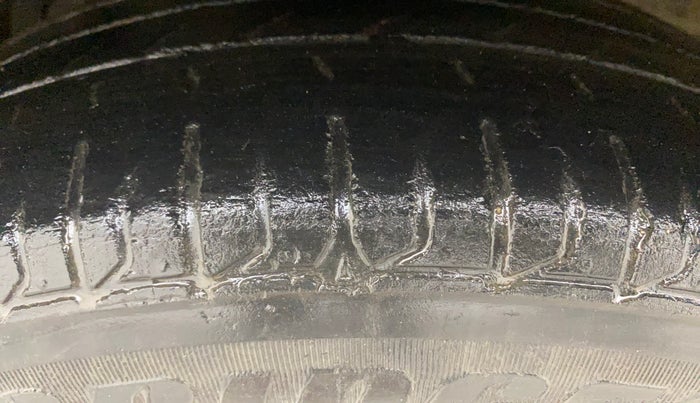 2016 Maruti Ciaz VXI+, Petrol, Manual, 1,34,667 km, Left Front Tyre Tread