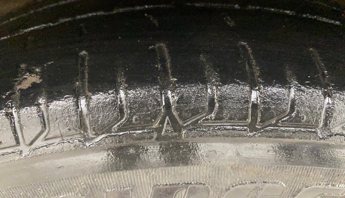 2016 Maruti Ciaz VXI+, Petrol, Manual, 1,34,667 km, Right Front Tyre Tread