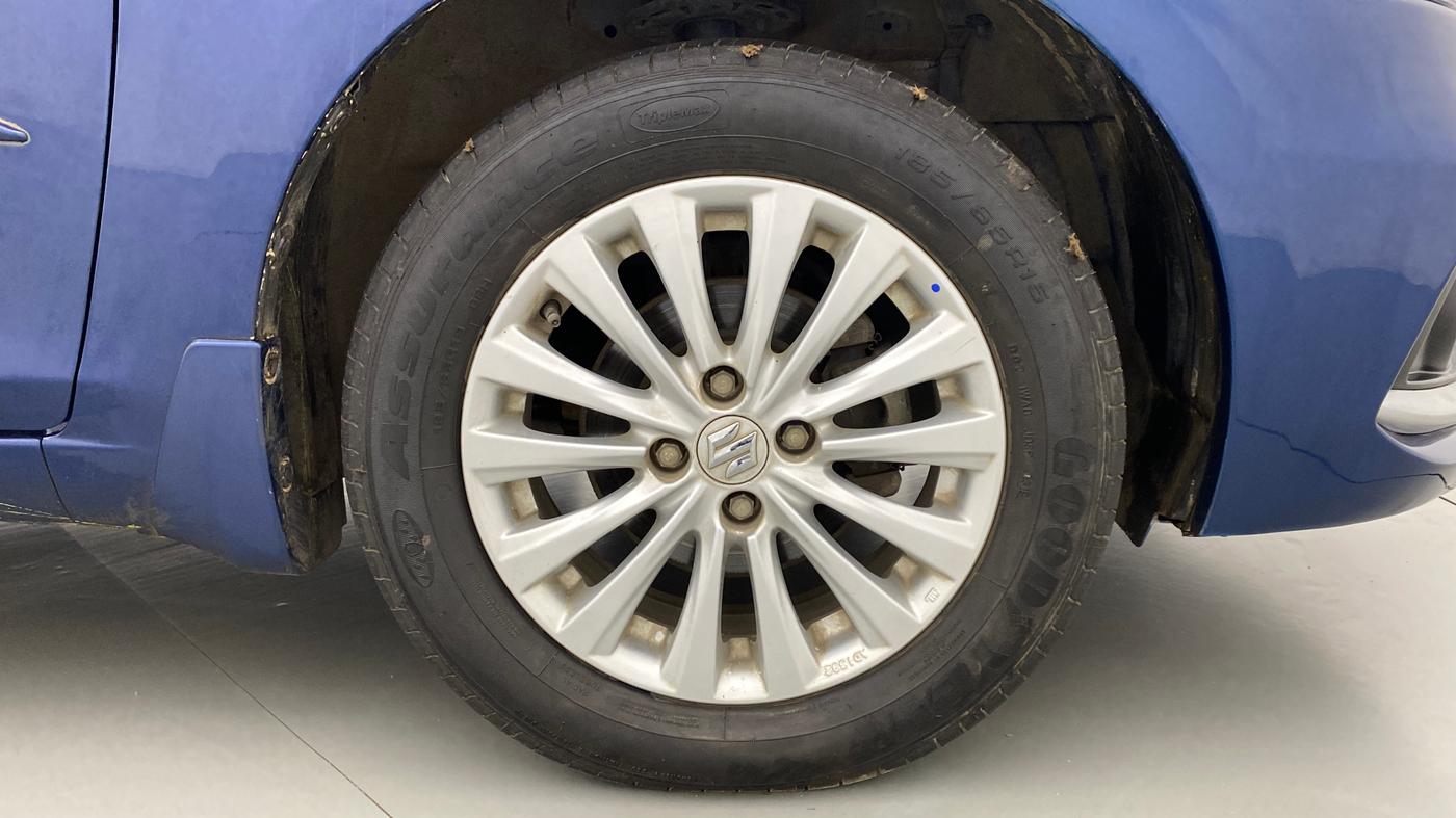 2019 Maruti Ciaz DELTA 1.5 SHVS MT PETROL, Petrol, Manual, 31,630 km, Right Front Wheel