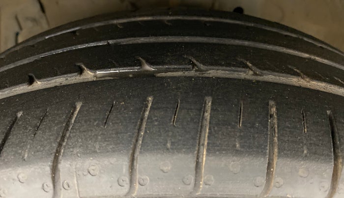 2019 Maruti Ciaz DELTA 1.5 SHVS MT PETROL, Petrol, Manual, 31,630 km, Left Front Tyre Tread